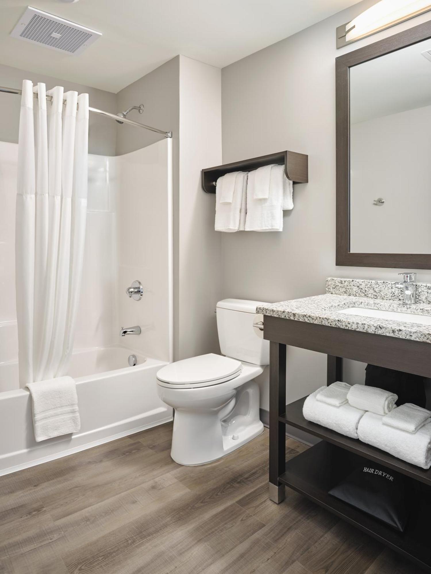 Stayapt Suites Pensacola-Uwf/Florida Hospital Area Ferry Pass エクステリア 写真
